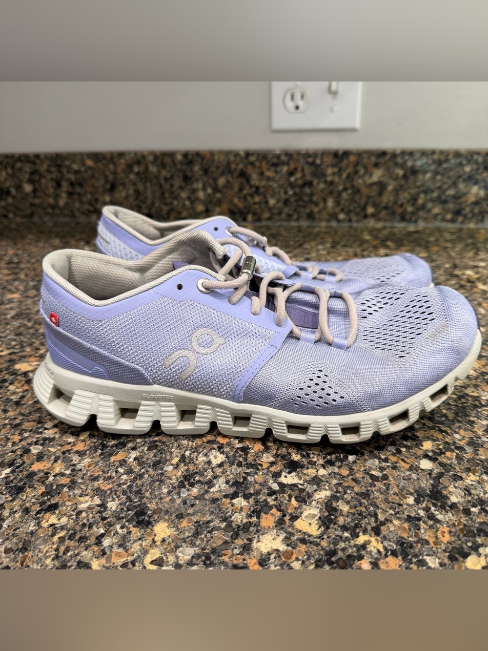 On Running Women’s Cloud Running Shoes - Lavender size 8